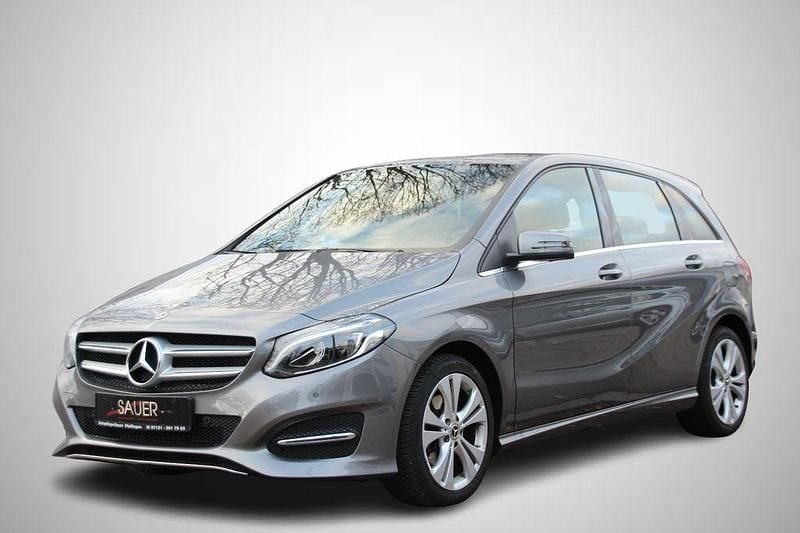 Gebraucht Mercedes B200 Edition 156 PS (114 kW) 2018 Grau Van / Kleinbus
