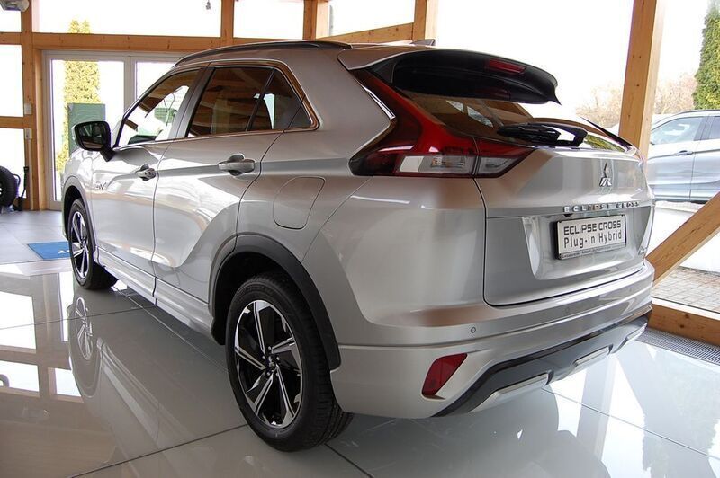 Nowe Mitsubishi Eclipse Cross Plus 98 KM (72 kW) 2025 Srebrny SUV