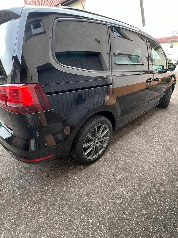 Gebraucht VW Sharan 150 PS (110 kW) 2017 Schwarz Van / Kleinbus