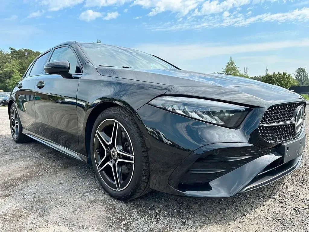 Gebraucht Mercedes A200 AMG 163 PS (119 kW) 2024 Schwarz Limousine