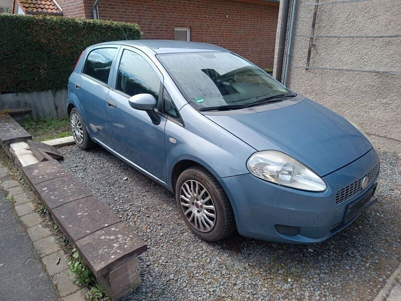 Blau Gebraucht 2009 Fiat Grande Punto Active Kleinwagen | 1.470 € (Guter Preis) - Bild 1/4