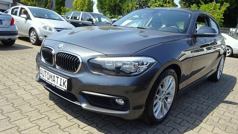 Grau Gebraucht 2017 BMW 118 Advantage Kleinwagen | 9.700 € (Fairer Preis) - Bild 1/4