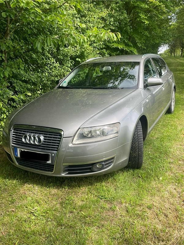 Grau Gebraucht 2005 Audi A6 Kombi | 2.600 € (Guter Preis) - Bild 1/4