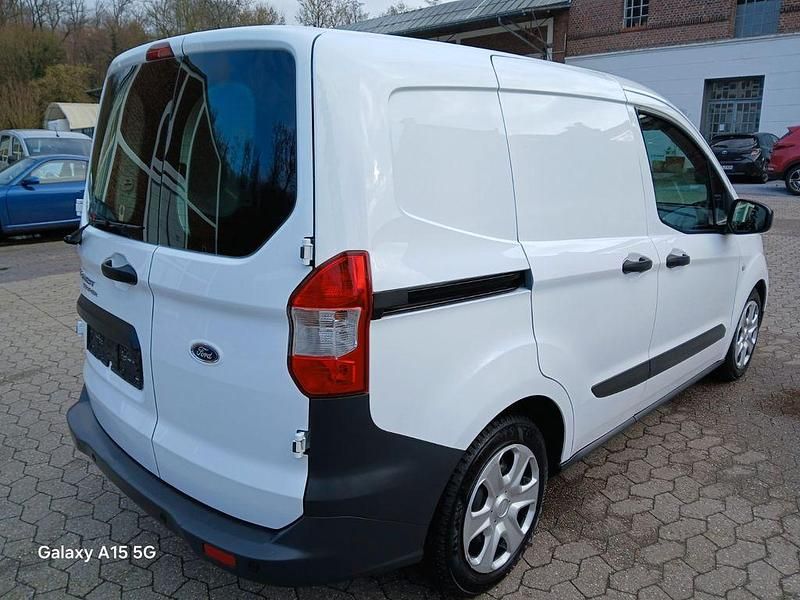 Gebraucht Ford Transit 101 PS (74 kW) 2022 Weiß Van / Kleinbus