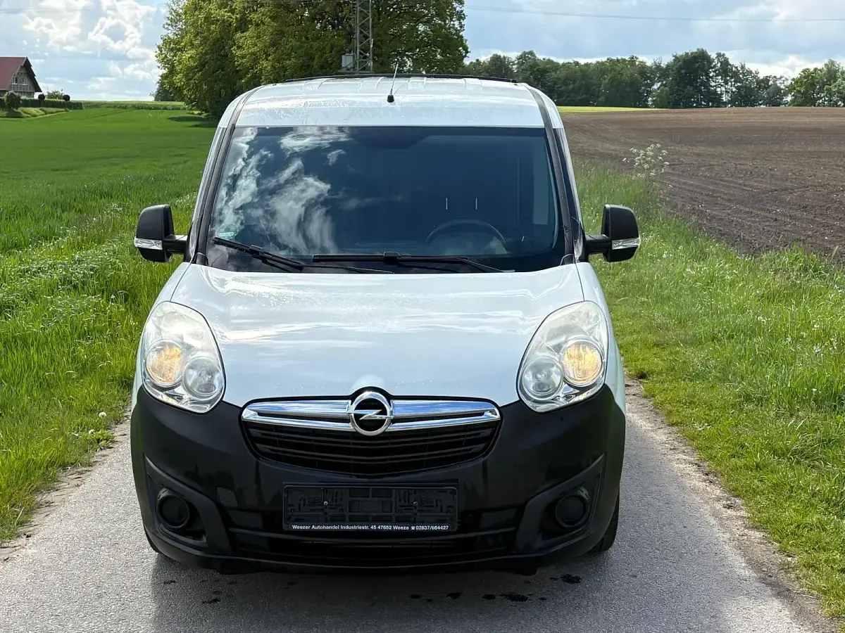 Gebraucht Opel Combo 90 PS (66 kW) 2013 Weiß Van / Kleinbus