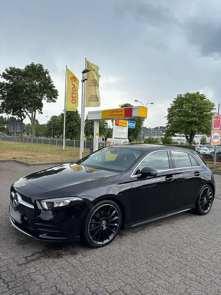 Gebraucht Mercedes A200 AMG line 163 PS (119 kW) 2020 Schwarz Kleinwagen