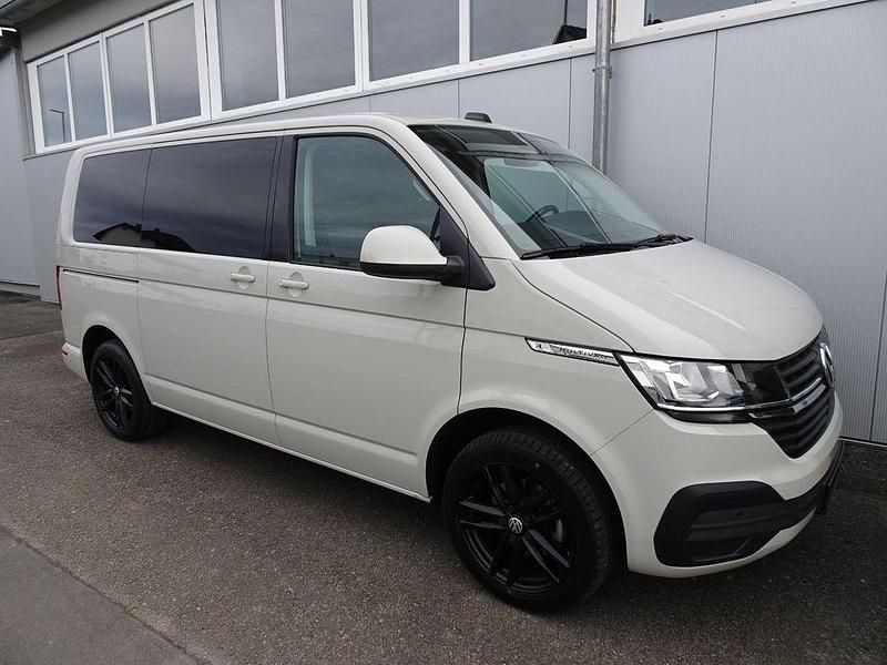 Grau Gebraucht 2021 VW Multivan Trendline Van | 42.280 € (Fairer Preis) - Bild 1/4