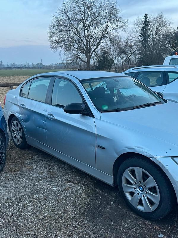 Gebraucht BMW 320 2005 Silber Limousine