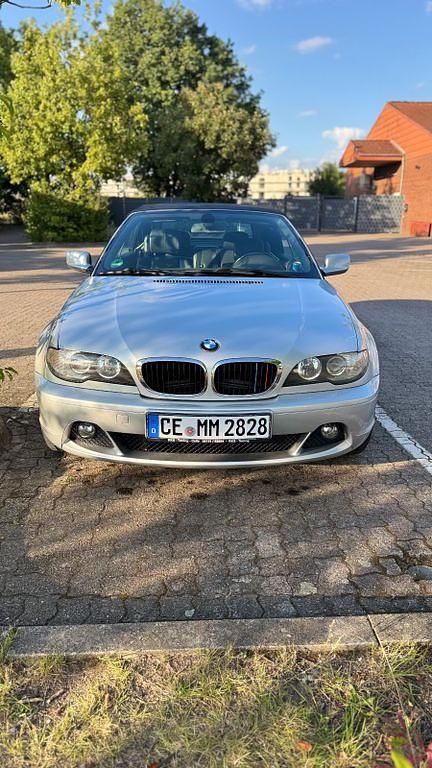Grau Gebraucht 2003 BMW 318 Cabriolet M Sport Cabrio | 4.300 € (Guter Preis) - Bild 1/4