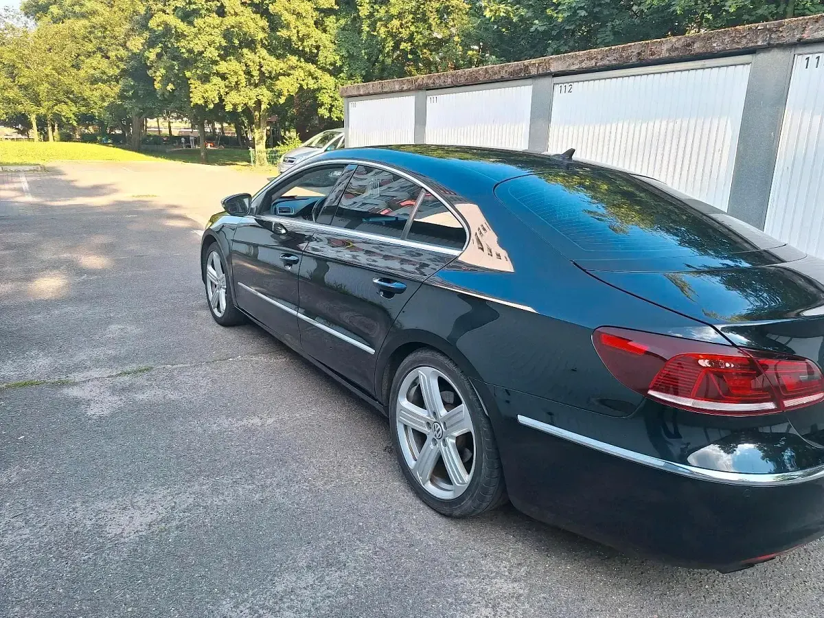 Gebraucht VW Passat 140 PS (102 kW) 2012 Schwarz Limousine