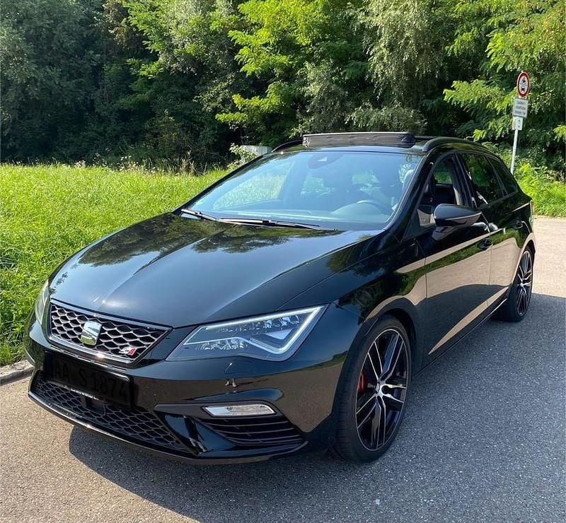 Schwarz Gebraucht 2017 Cupra Leon Limousine | 18.400 € (Fairer Preis) - Bild 1/4
