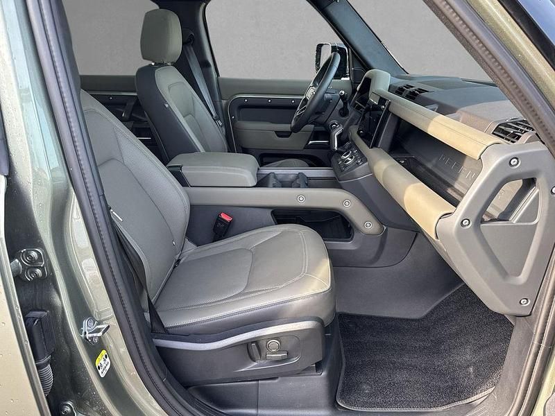 Gebraucht Land Rover Defender HSE Dynamic 304 PS (223 kW) 2024 Gruen SUV