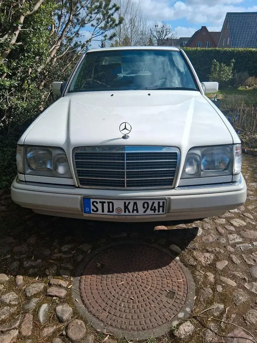 Brugt Mercedes E280 193 HK (141 kW) 1993 Hvid Sedan