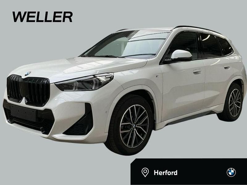 Mineralweiß (weiß) Gebraucht 2022 BMW X1 Comfort Edition SUV | 36.450 € - Bild 1/4