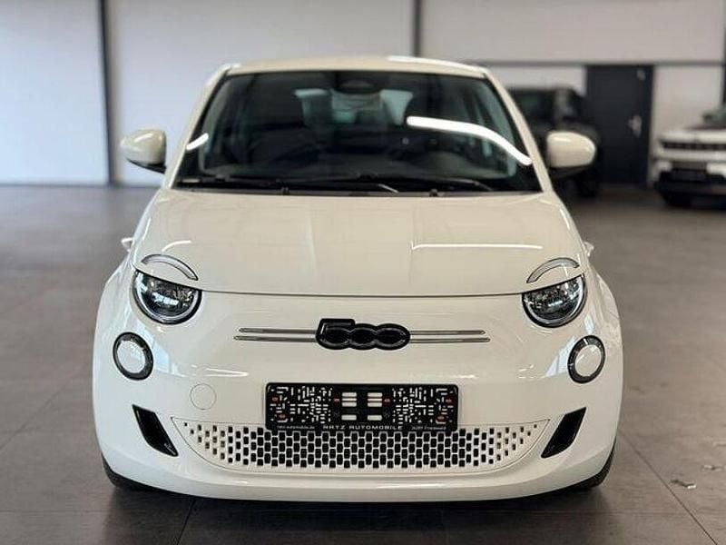 Second-hand Fiat 500e 86 kW (118 CP) 2023 Alb Berlinǎ