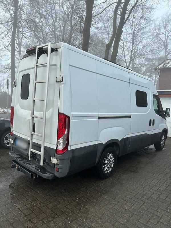 Gebraucht Iveco Daily 136 PS (100 kW) 2018 Weiß Van / Kleinbus