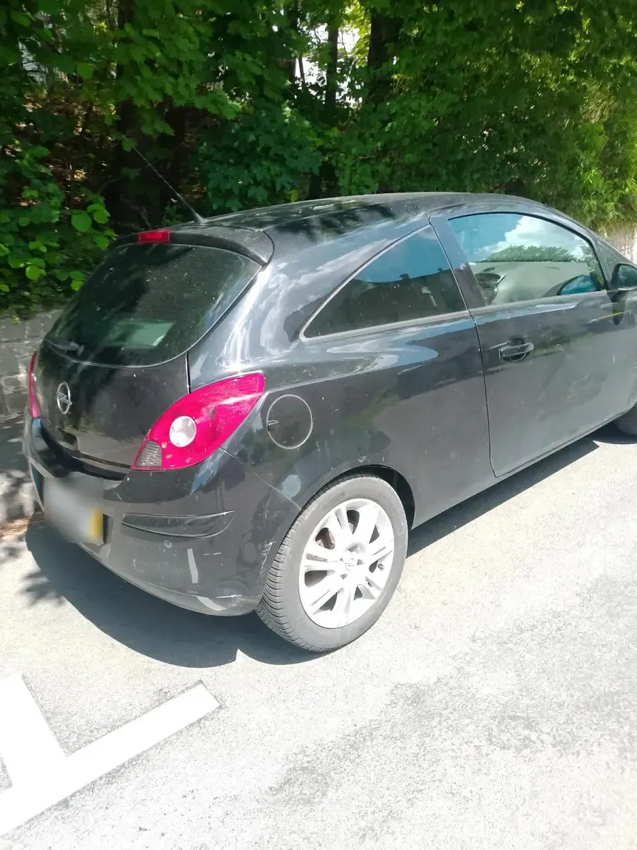 Gebraucht Opel Corsa 90 PS (66 kW) 2010 Schwarz Kleinwagen