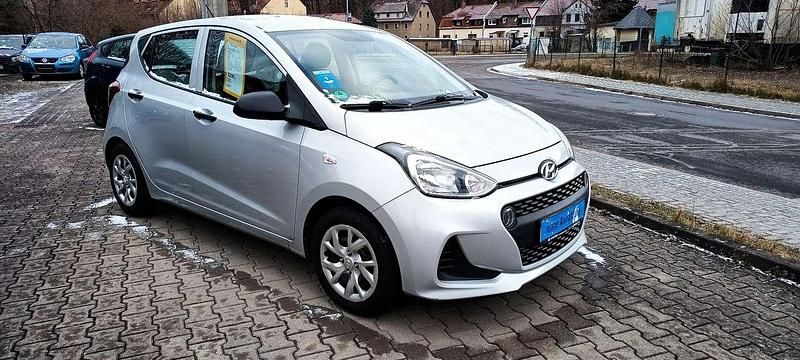 Gebraucht Hyundai i10 67 PS (49 kW) 2018 Grau (metallic) Kleinwagen
