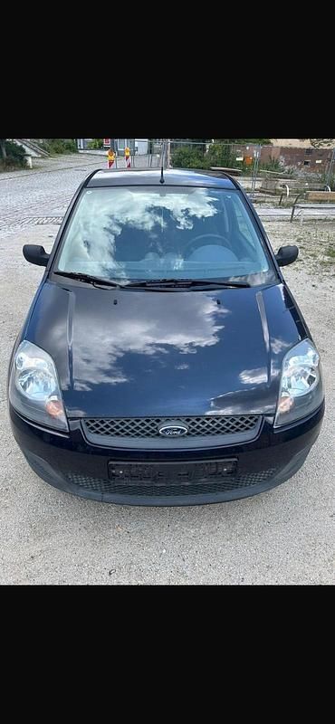 Gebraucht Ford Fiesta 60 PS (44 kW) 2006 Blau Kleinwagen