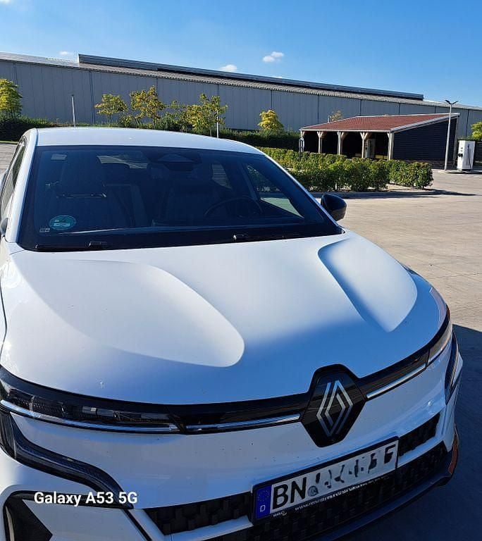 Gebraucht Renault Megane E-Tech Komfort 160 kW (218 PS) 2022 Weiß Limousine