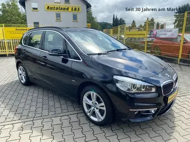 Gebraucht BMW 220 Active Tourer Luxury Line 190 PS (139 kW) 2016 Saphirschwarz Van / Kleinbus