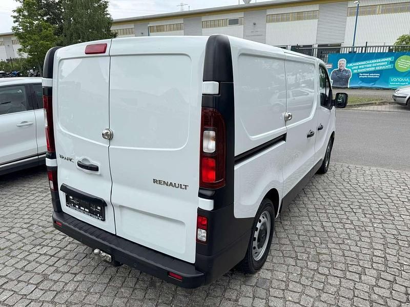 Gebraucht Renault Trafic 110 PS (80 kW) 2022 Arktisweiß Van / Kleinbus