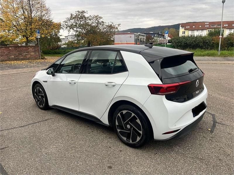 Weiß Gebraucht 2021 VW ID.3 Kleinwagen | 17.500 € (Superpreis) - Bild 1/4