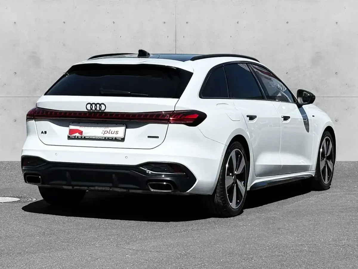 Gebraucht Audi A5 Ambiente 299 PS (219 kW) 2025 Weiß Kombi
