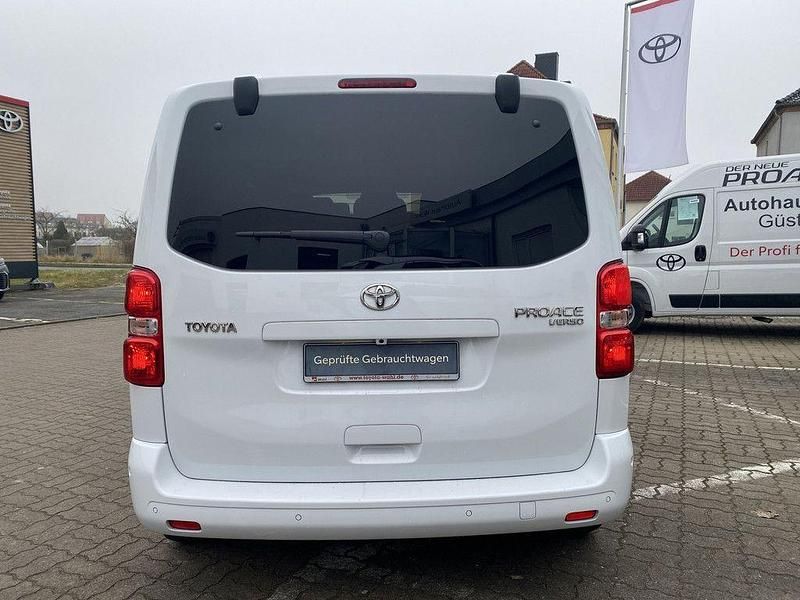 Gebraucht Toyota Proace Verso Team 177 PS (130 kW) 2024 Ice white Kombi