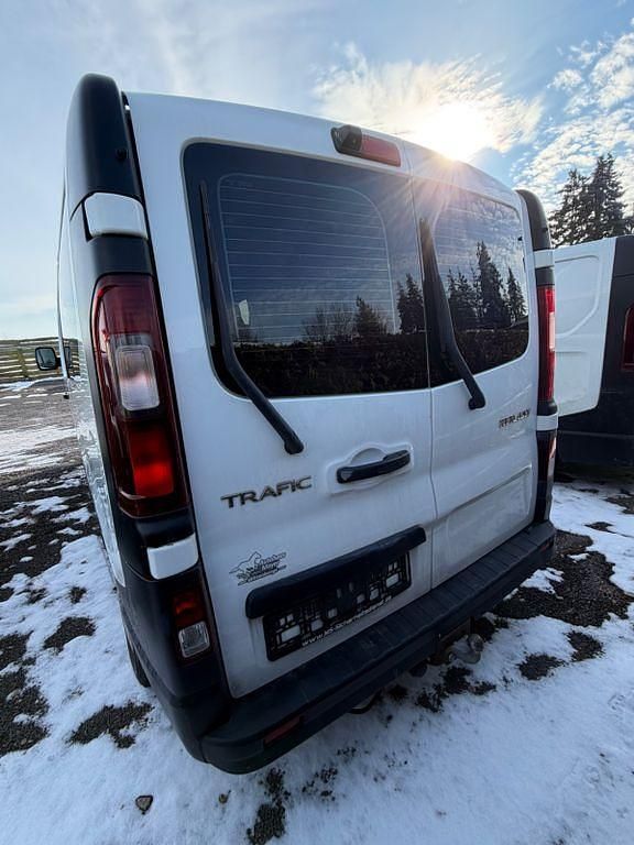 Gebraucht Renault Trafic Expression 145 PS (106 kW) 2018 Weiß Van / Kleinbus