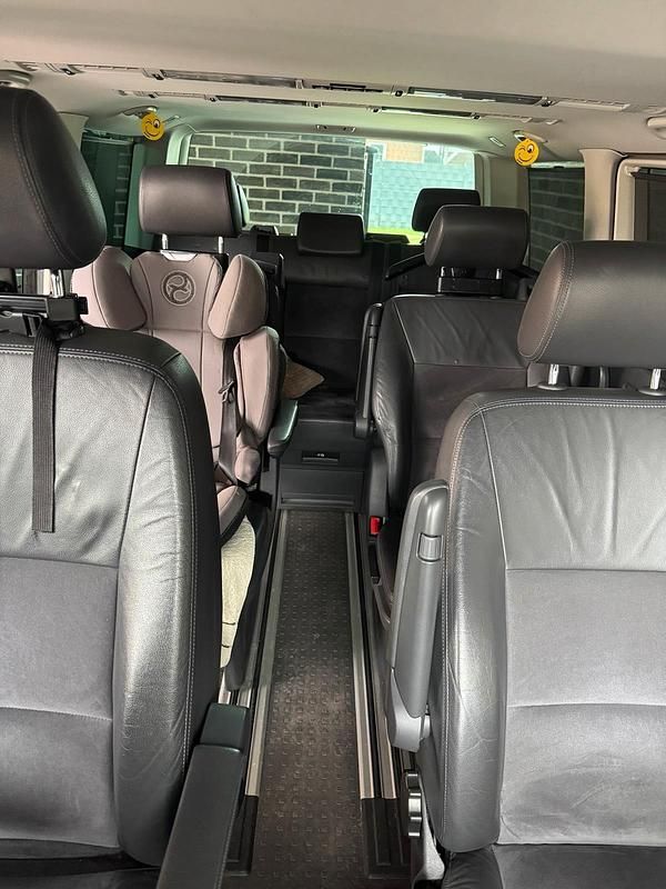Gebraucht VW Multivan Highline 180 PS (132 kW) 2011 Braun Van / Kleinbus