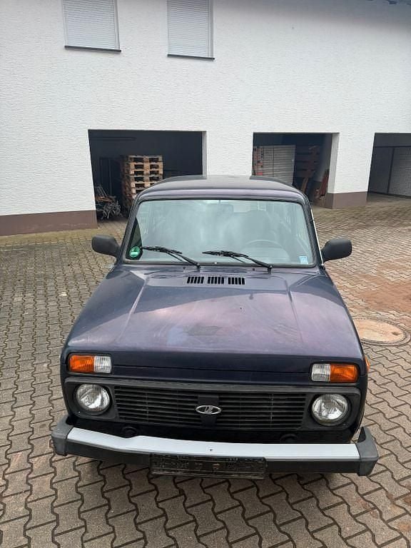 Gebraucht Lada niva 83 PS (61 kW) 2014 Blau SUV