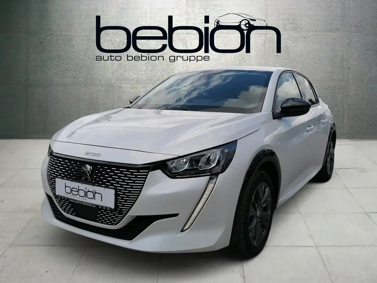 Gebraucht Peugeot e-208 Allure 100 kW (136 PS) 2022 Kleinwagen