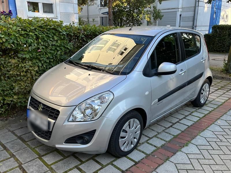 Gebraucht Suzuki Splash 94 PS (69 kW) 2014 Silber Kleinwagen
