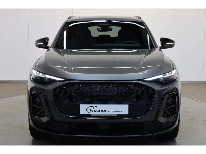 Uusi Audi Q5 Edition .1 204 HP (150 kW) 2025 Harmaa Katumaasturi