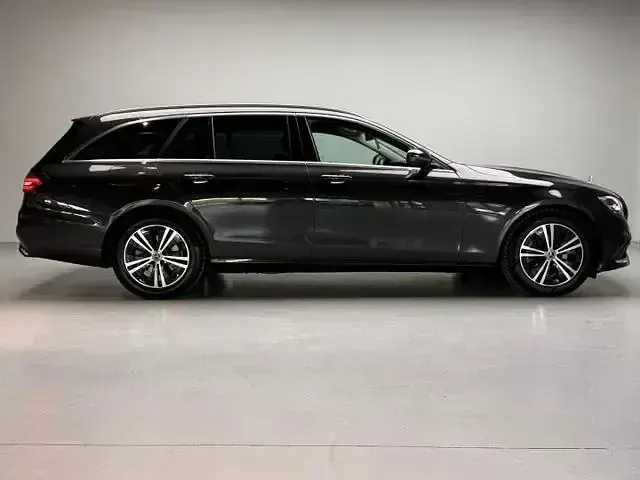 Gebraucht Mercedes E220 Avantgarde 194 PS (142 kW) 2021 Grafitgrau  metalliclack Kombi