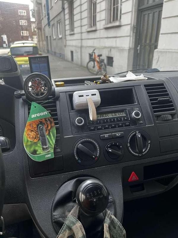 Gebraucht VW T5 102 PS (75 kW) 2007 Grau Van