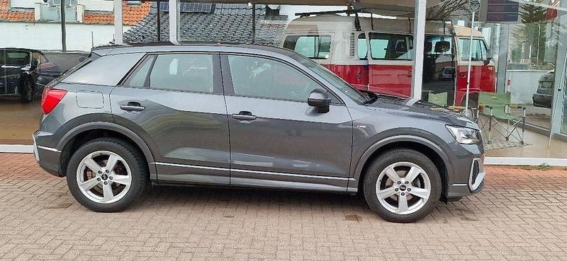 Gebraucht Audi Q2 S-Line 150 PS (110 kW) 2023 Grau SUV