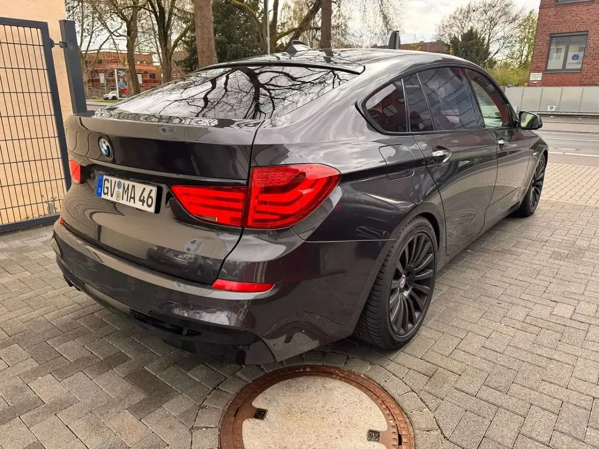 Gebraucht BMW 530 245 PS (180 kW) 2010 Sophistograu Kleinwagen