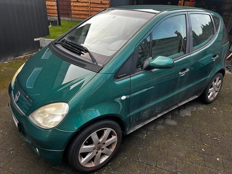 Grün Gebraucht 2001 Mercedes A190 Kleinwagen | 800 € (Superpreis) - Bild 1/4