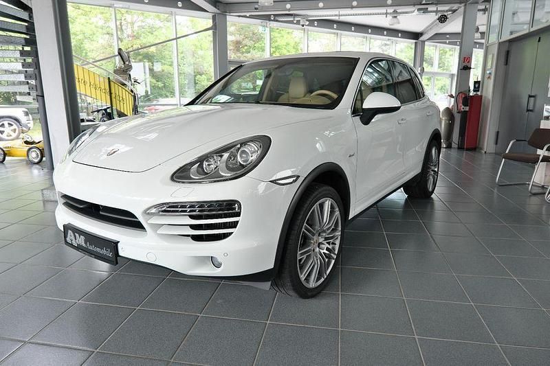 Weiß Gebraucht 2012 Porsche Cayenne SUV | 26.800 € (Fairer Preis) - Bild 1/4