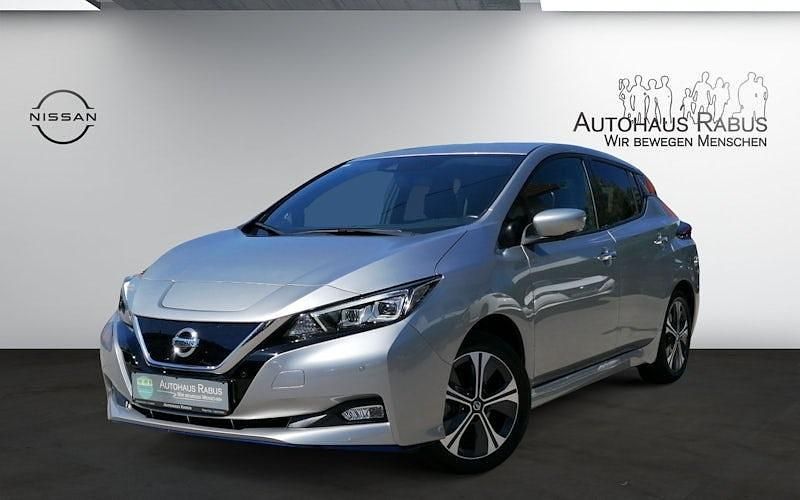 Gebraucht Nissan Leaf Tekna 160 kW (218 PS) 2020 Silber blade silver metallic Kleinwagen