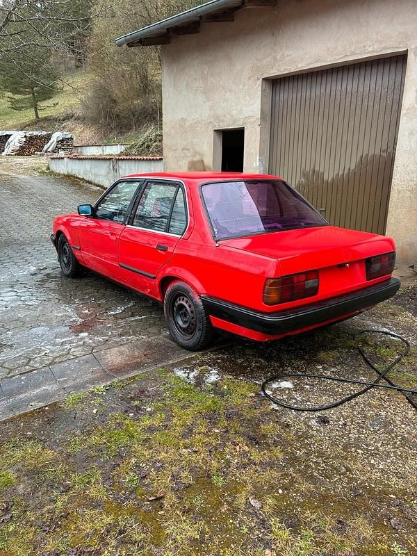 Gebraucht BMW 316 99 PS (72 kW) 1990 Rot Limousine