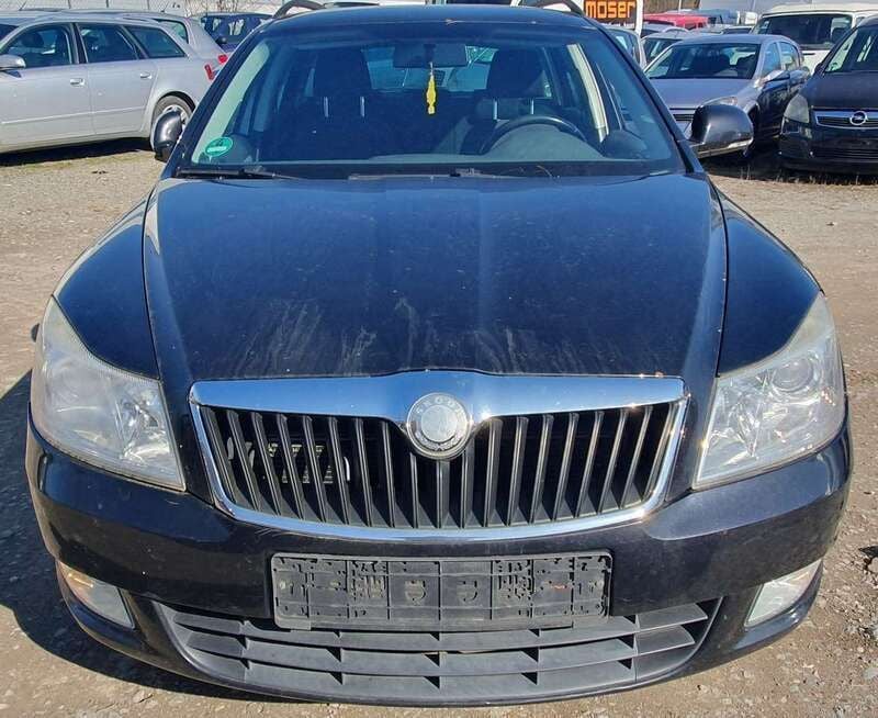 Schwarzmagic perleffekt Gebraucht 2010 Skoda Octavia Ambiente Kombi | 2.700 € (Superpreis) - Bild 1/4