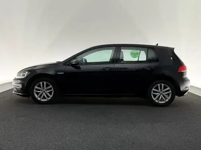 Gebraucht VW Golf VII Comfortline 131 PS (96 kW) 2018 Schwarz Limousine