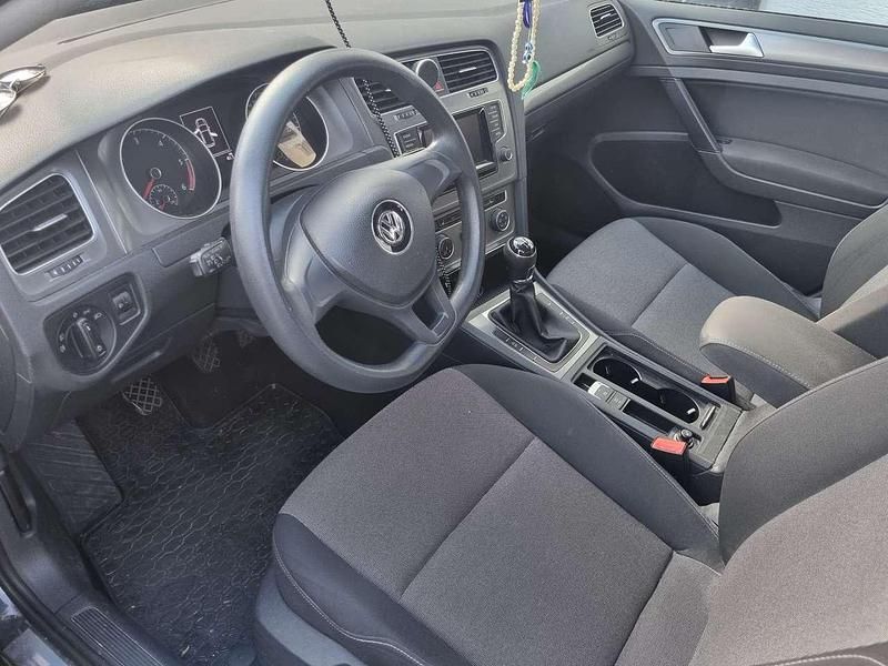 Second-hand VW Golf VII Trendline 105 CP (77 kW) 2014 Gri Berlinǎ