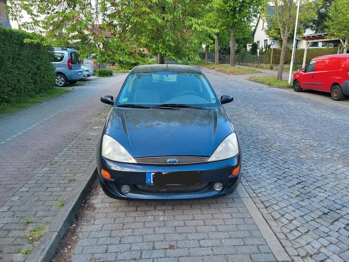Używany Ford Focus 115 KM (84 kW) 1999 Niebieski Hatchback