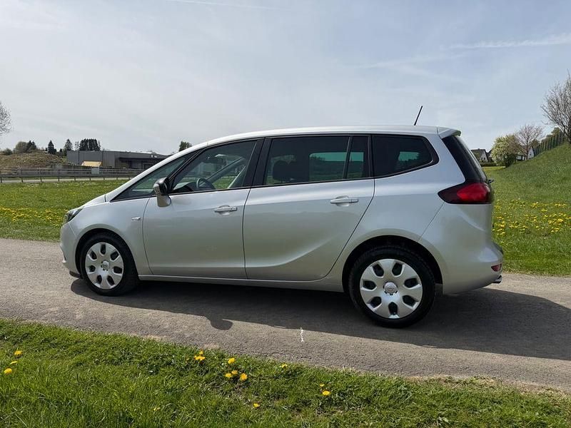 Gebraucht Opel Zafira Edition 170 PS (125 kW) 2017 Silber Van / Kleinbus
