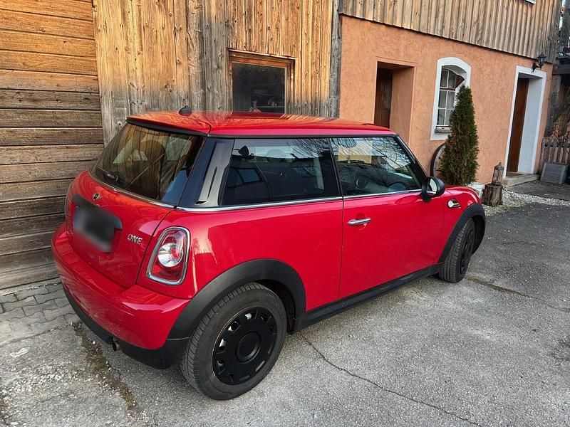 Gebraucht Mini ONE 75 PS (55 kW) 2013 Rot Kleinwagen