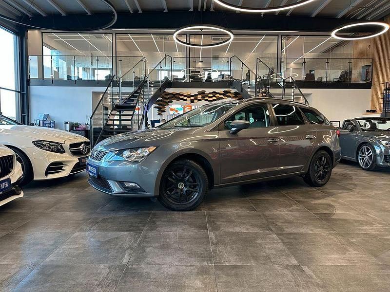 Grau Gebraucht 2015 Seat Leon ST Style Kombi | 6.299 € (Fairer Preis) - Bild 1/4